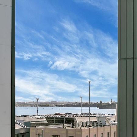 Апартаменты Dockside Delight + Cp! Окленд Экстерьер фото
